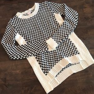 Black and white cozy sweater. Women’s small